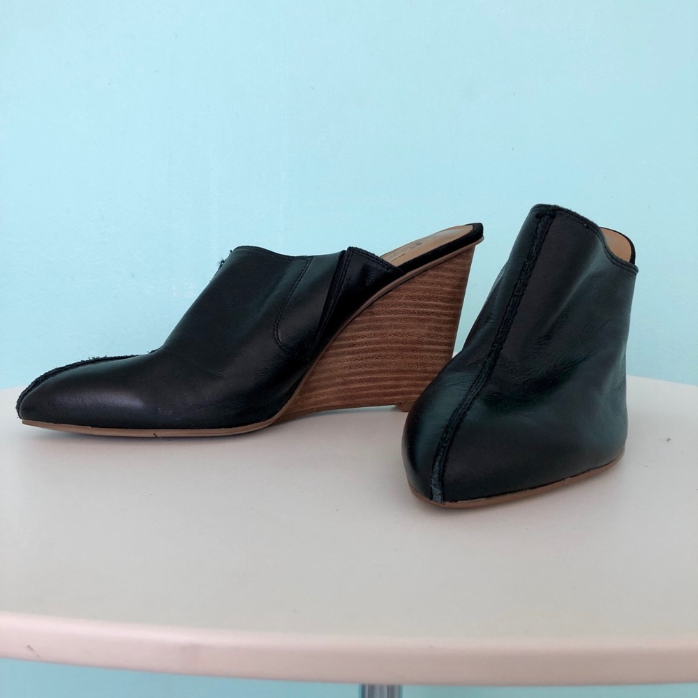 Nice west black mule heels